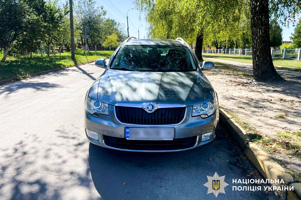 Дівчинка на велосипеді у Березному виїхала на вулицю й отримала важкі травми